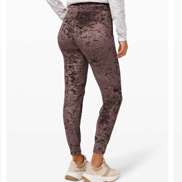 Lululemon Ready to Crush Jogger in French Press - Picture 3 of 7